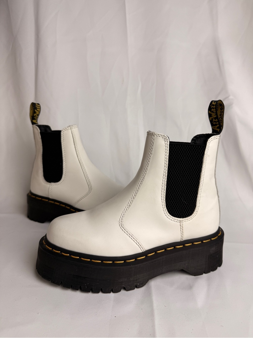 Dr Martens Chelsea 2976 Quad White Smooth Leather Platform Boots US W 6 EU 36